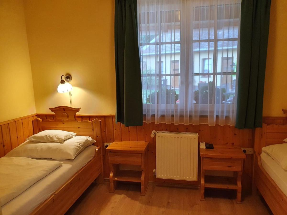 博兹罗兹班西欧酒店 Fertőboz 外观 照片