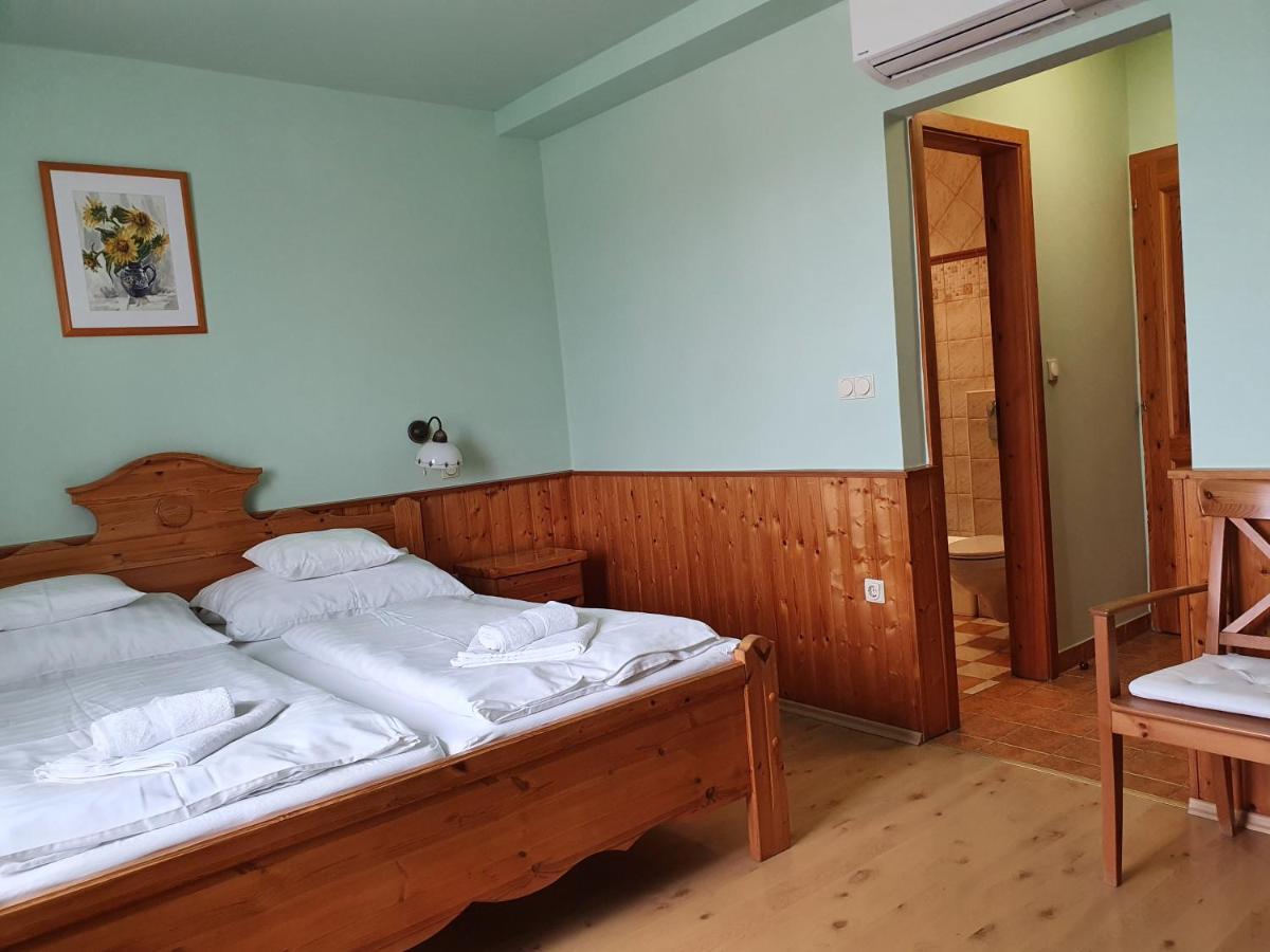 博兹罗兹班西欧酒店 Fertőboz 客房 照片