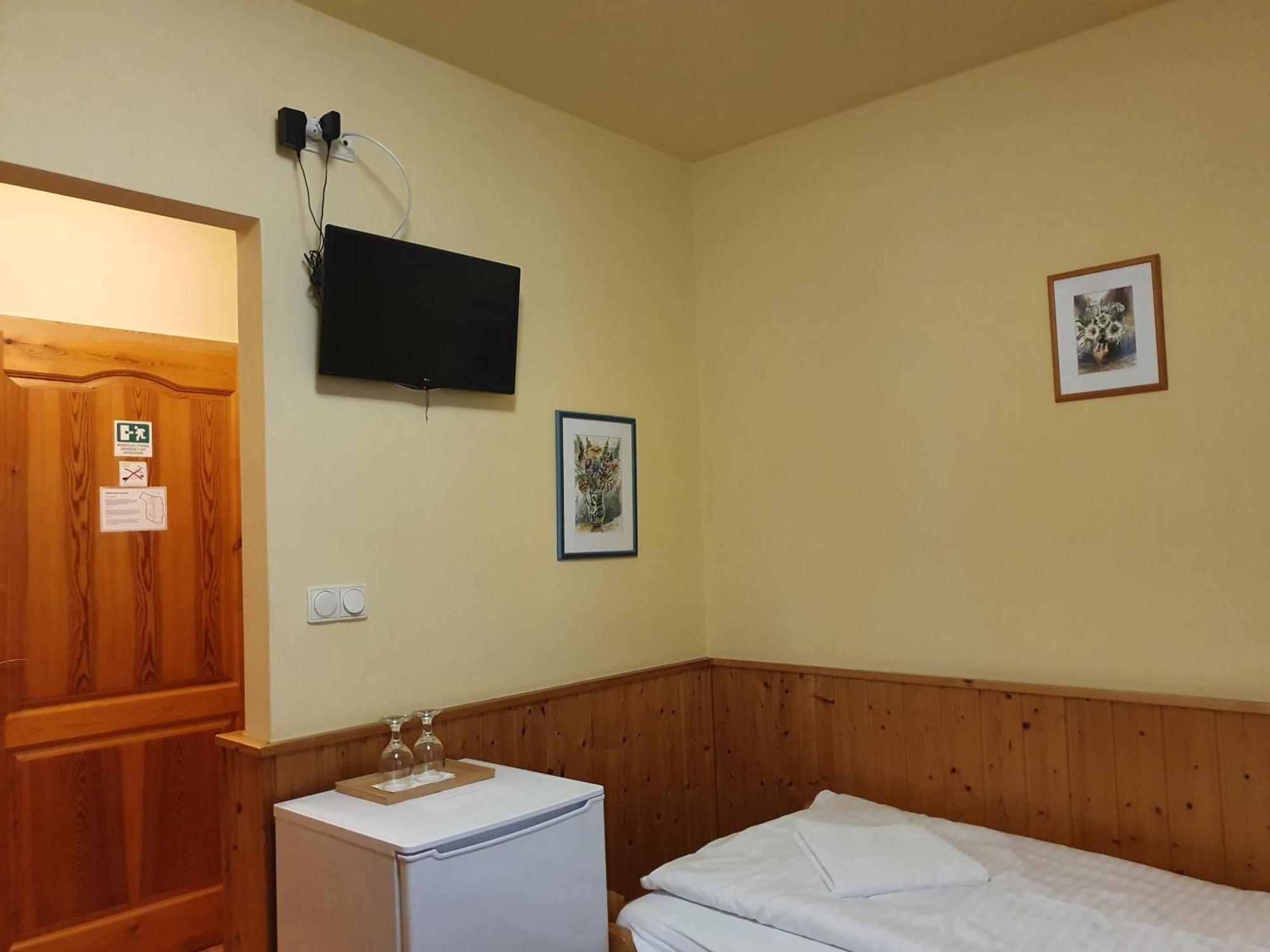 博兹罗兹班西欧酒店 Fertőboz 客房 照片